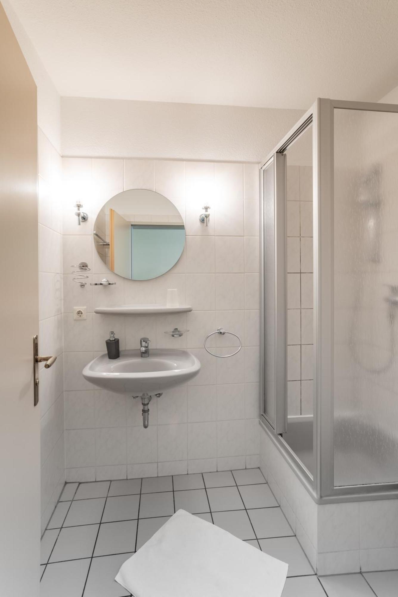Waldhotel Schoeneiche -Self Check-In- Екстер'єр фото