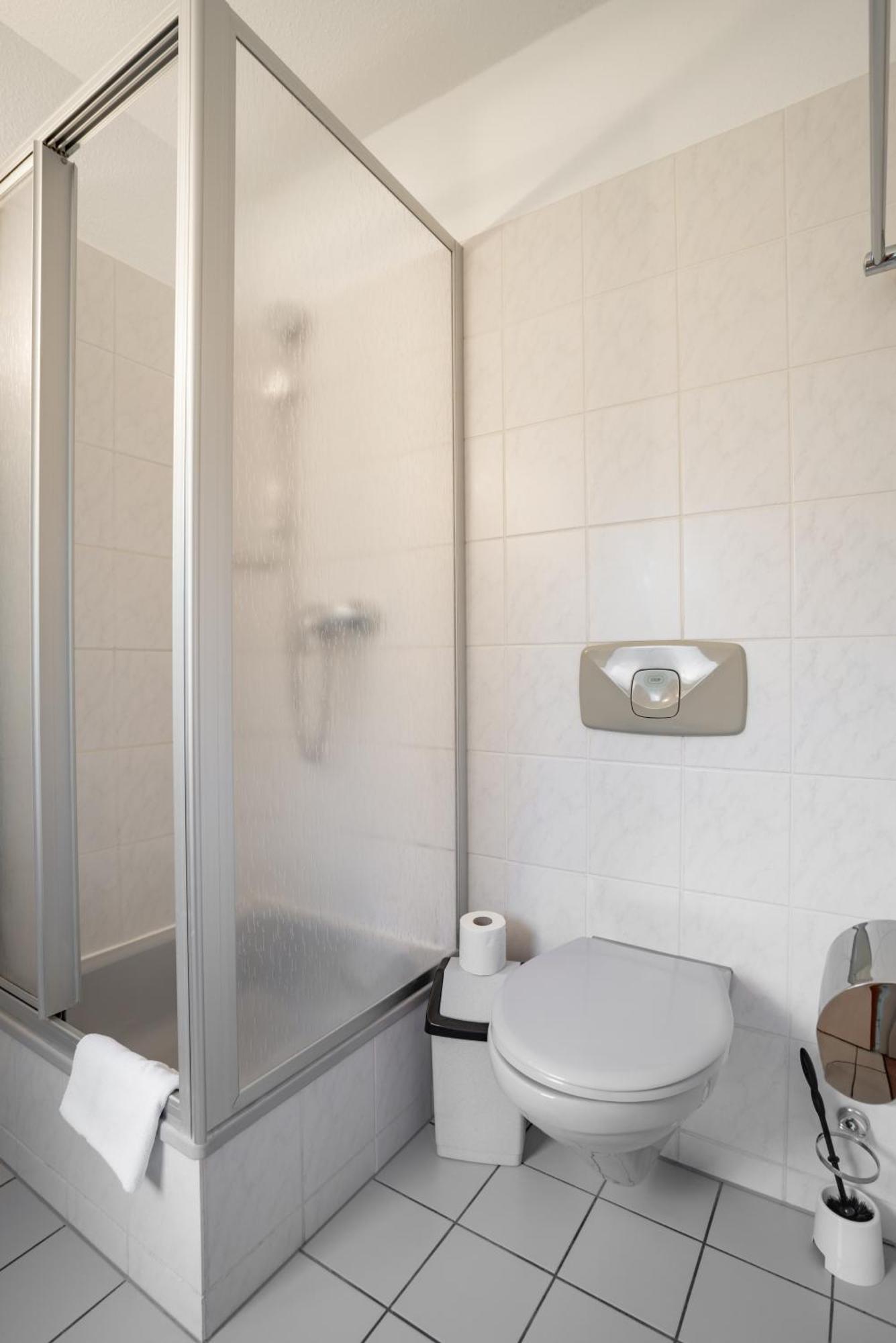 Waldhotel Schoeneiche -Self Check-In- Екстер'єр фото